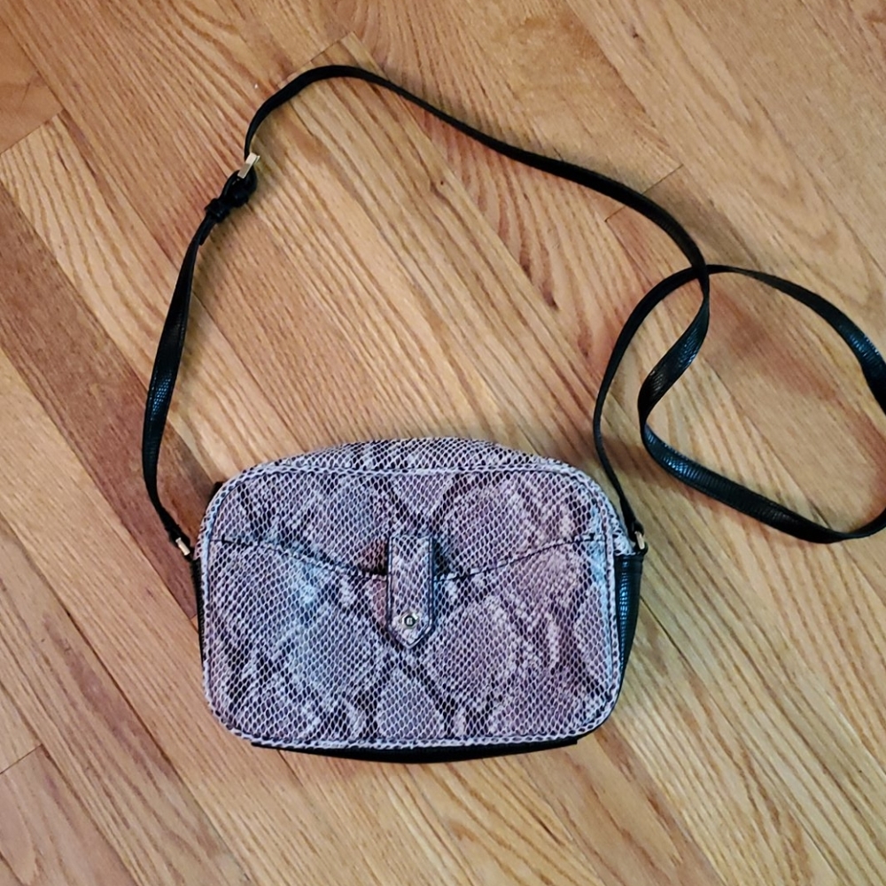 Gili Crossbody Handbag